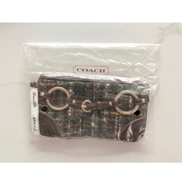 Coach Chelsea Boucle Wristlet - Picture 4 of 4